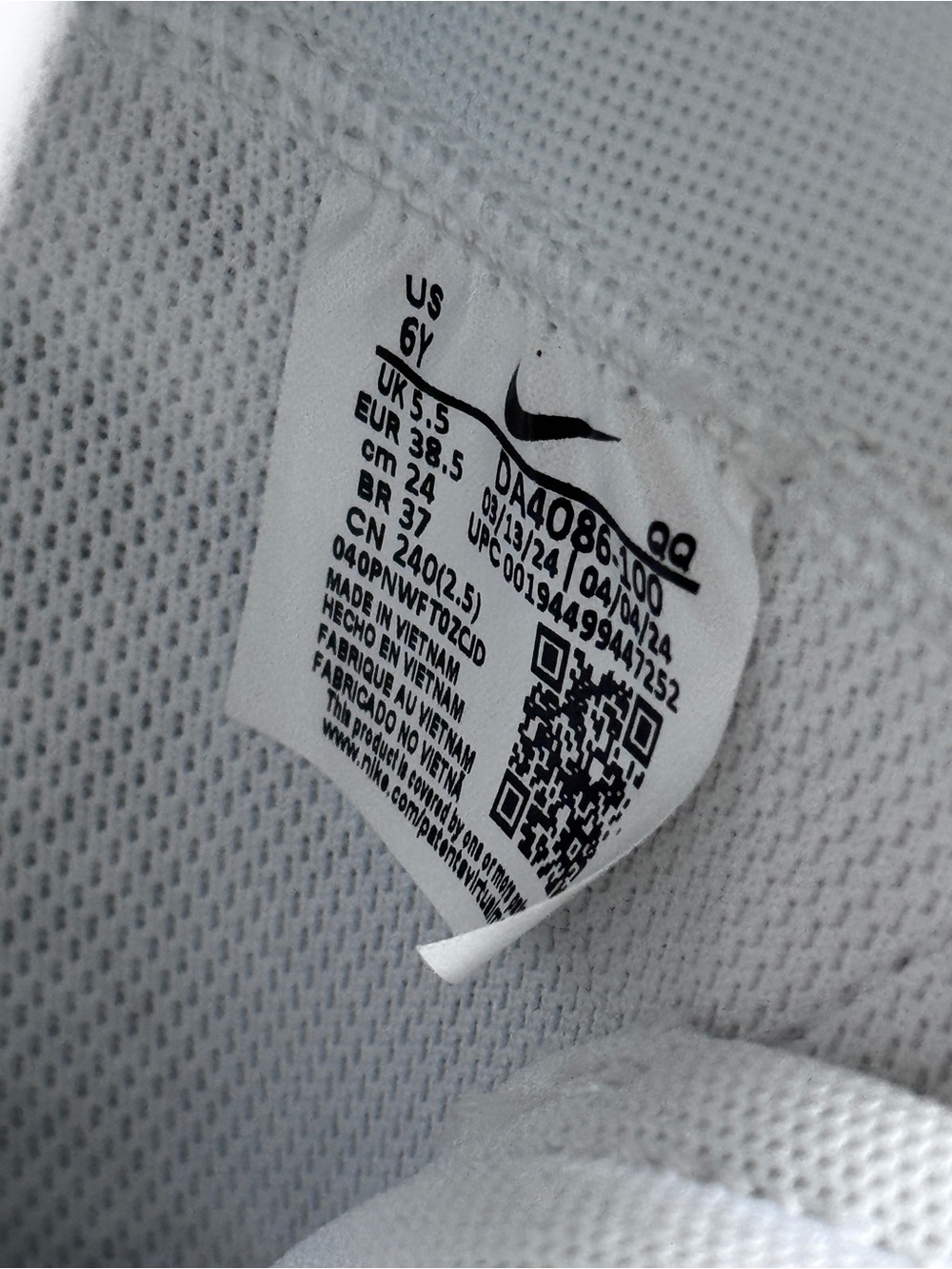 Nike Blazer White High-Top Black Swoosh - Picture 9 of 9